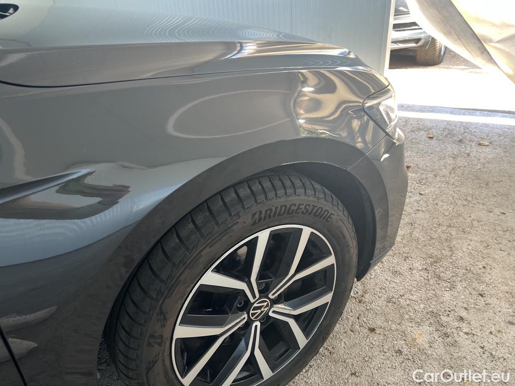 Volkswagen  Passat VOLKSWAGEN  / 2019 / 4P / sedán Executive 2.0 TDI 110kW (150CV) DSG #9