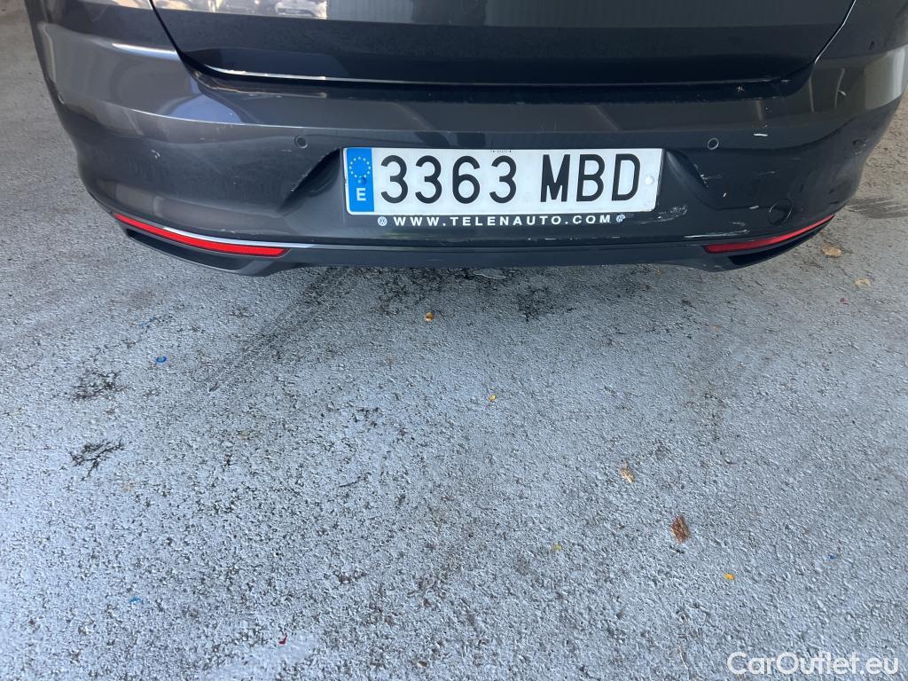 Volkswagen  Passat VOLKSWAGEN  / 2019 / 4P / sedán Executive 2.0 TDI 110kW (150CV) DSG #18