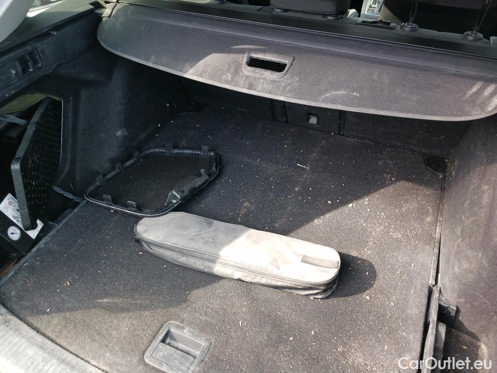  Volkswagen  Golf  VOLKSWAGEN / 2020 / 5P / familiar Life 2.0 TDI 85kW (115CV) DSG Variant #26