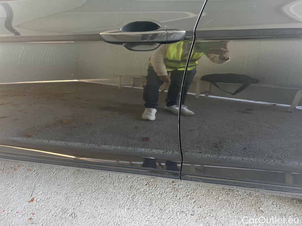 Volkswagen  Passat VOLKSWAGEN  / 2019 / 4P / sedán Executive 2.0 TDI 110kW (150CV) DSG #3