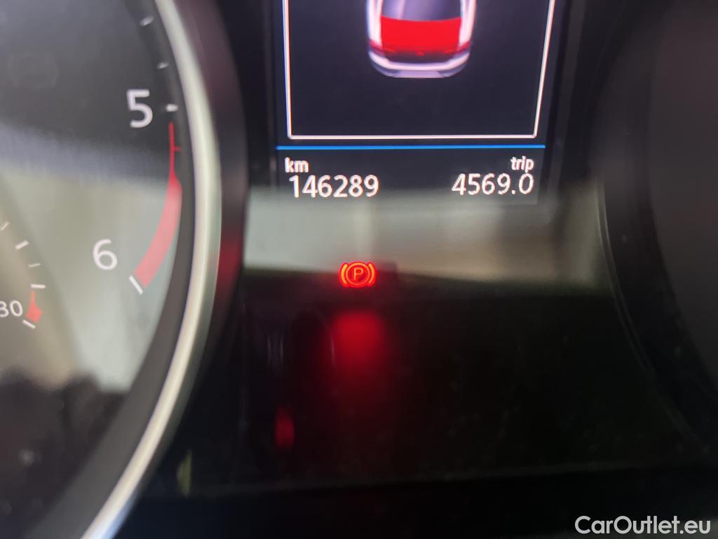 Volkswagen  Passat VOLKSWAGEN  / 2019 / 4P / sedán Executive 2.0 TDI 110kW (150CV) DSG #5