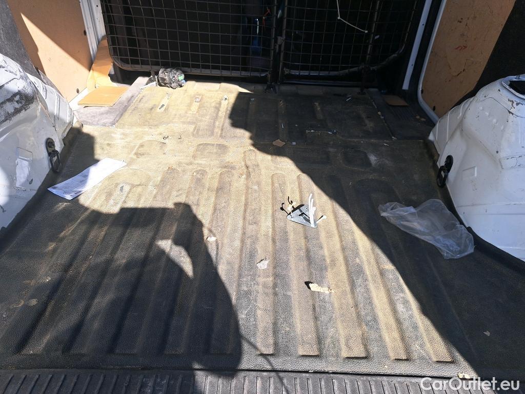  Ford  Transit FORD  Courier/2014/4P/furgón der.turis Van 1.5 TDCi 56kW Trend #39