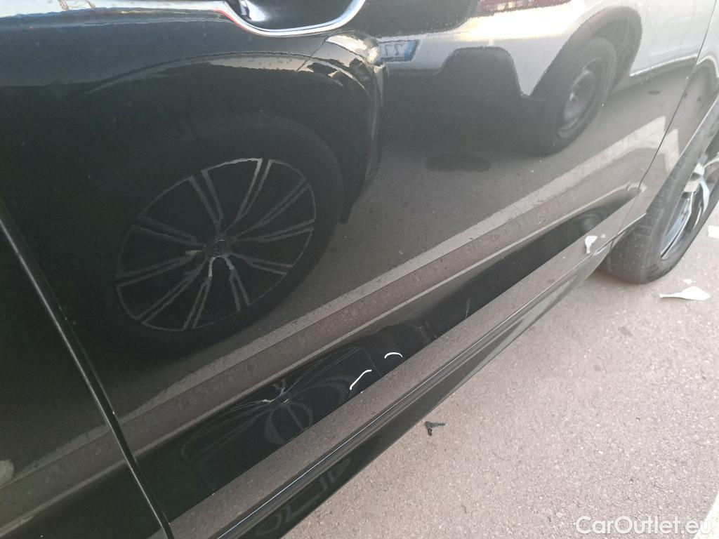 Volvo  XC60 VOLVO  / 2017 / 5P / todoterreno 2.0 B4 D R-Design Auto #24