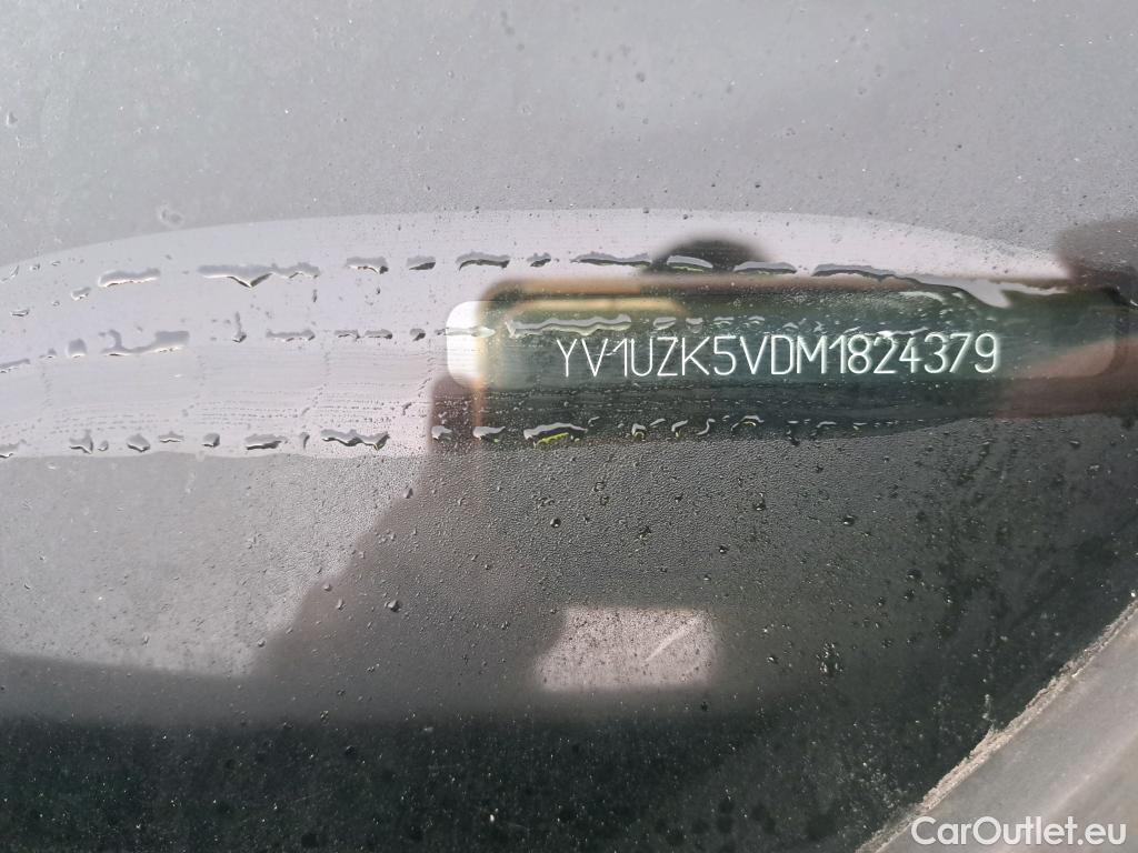 Volvo  XC60 VOLVO  / 2017 / 5P / todoterreno 2.0 B4 D R-Design Auto #19