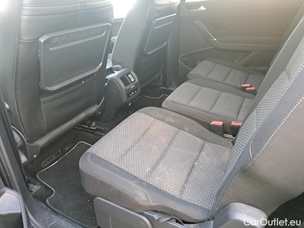  Volkswagen  Touran VOLKSWAGEN  / 2015 / 5P / monovolumen compacto Advance 1.6 TDI 85kW (115CV) #20