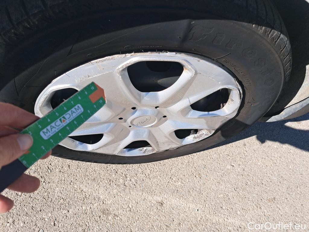  Ford  Transit FORD  Courier/2014/4P/furgón der.turis Van 1.5 TDCi 56kW Trend #50