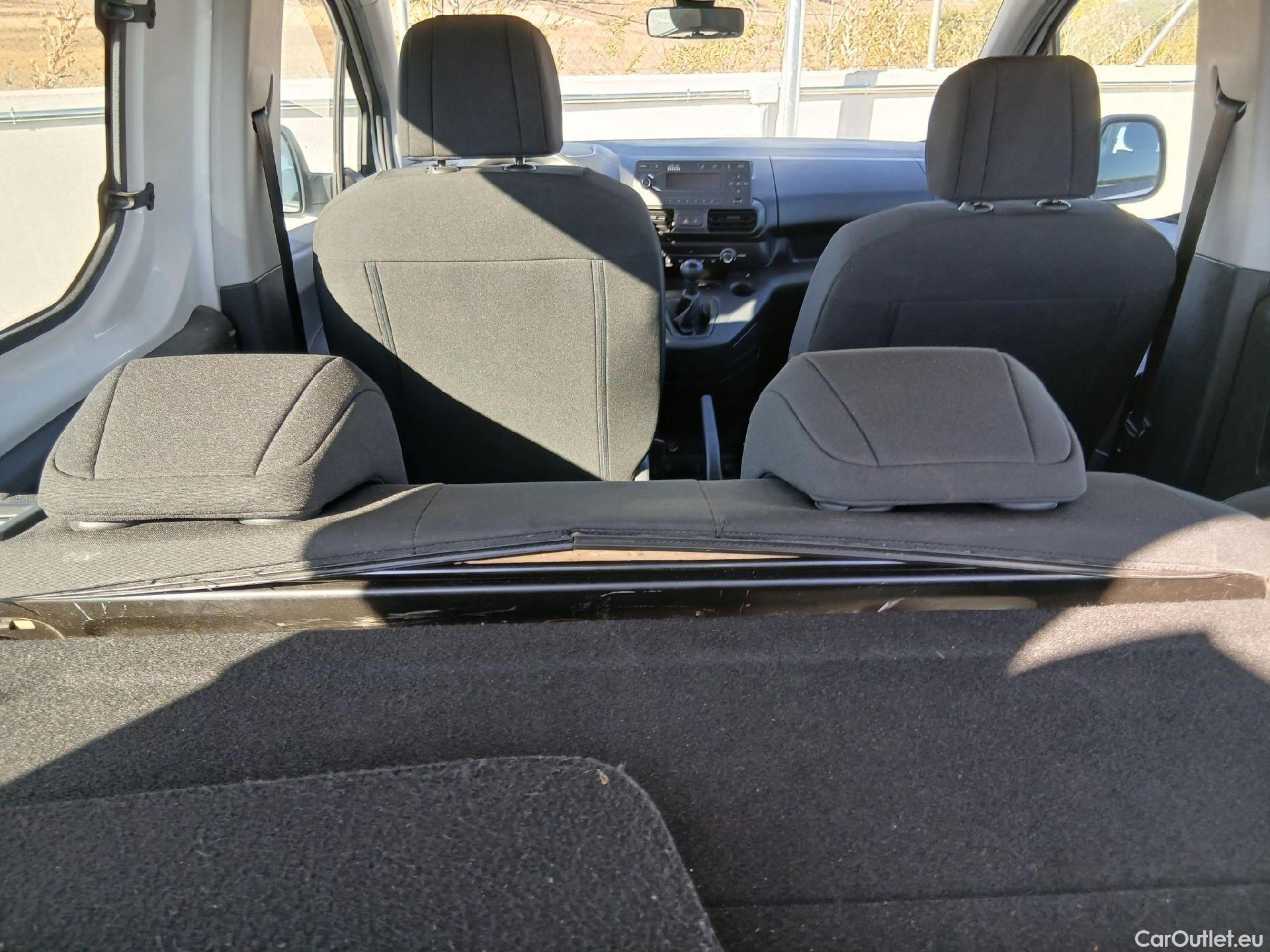  Citroen  Berlingo CITROEN  / 2018 / 4P / combi Talla M BlueHDi 100 LIVE (AC) #15