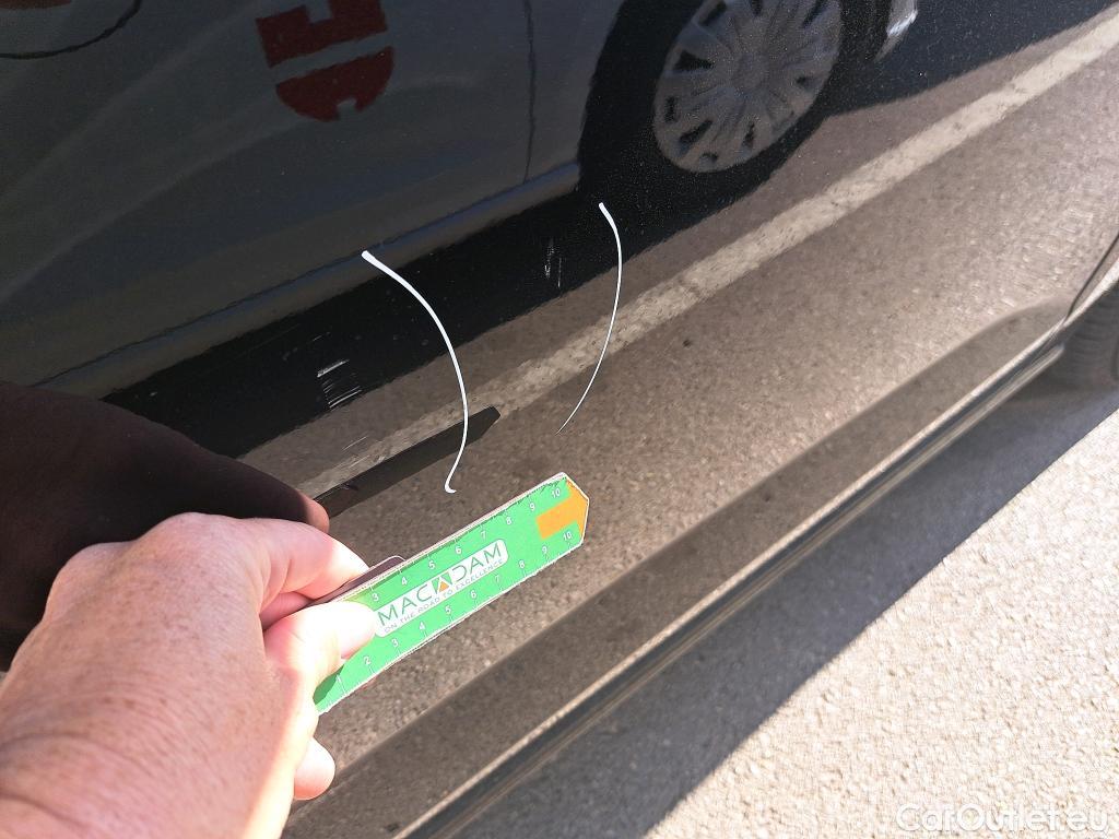  Volkswagen  Touran VOLKSWAGEN  / 2015 / 5P / monovolumen compacto Advance 1.6 TDI 85kW (115CV) #14