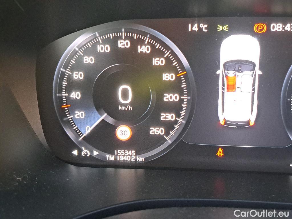 Volvo  XC60 VOLVO  / 2017 / 5P / todoterreno 2.0 B4 D R-Design Auto #5