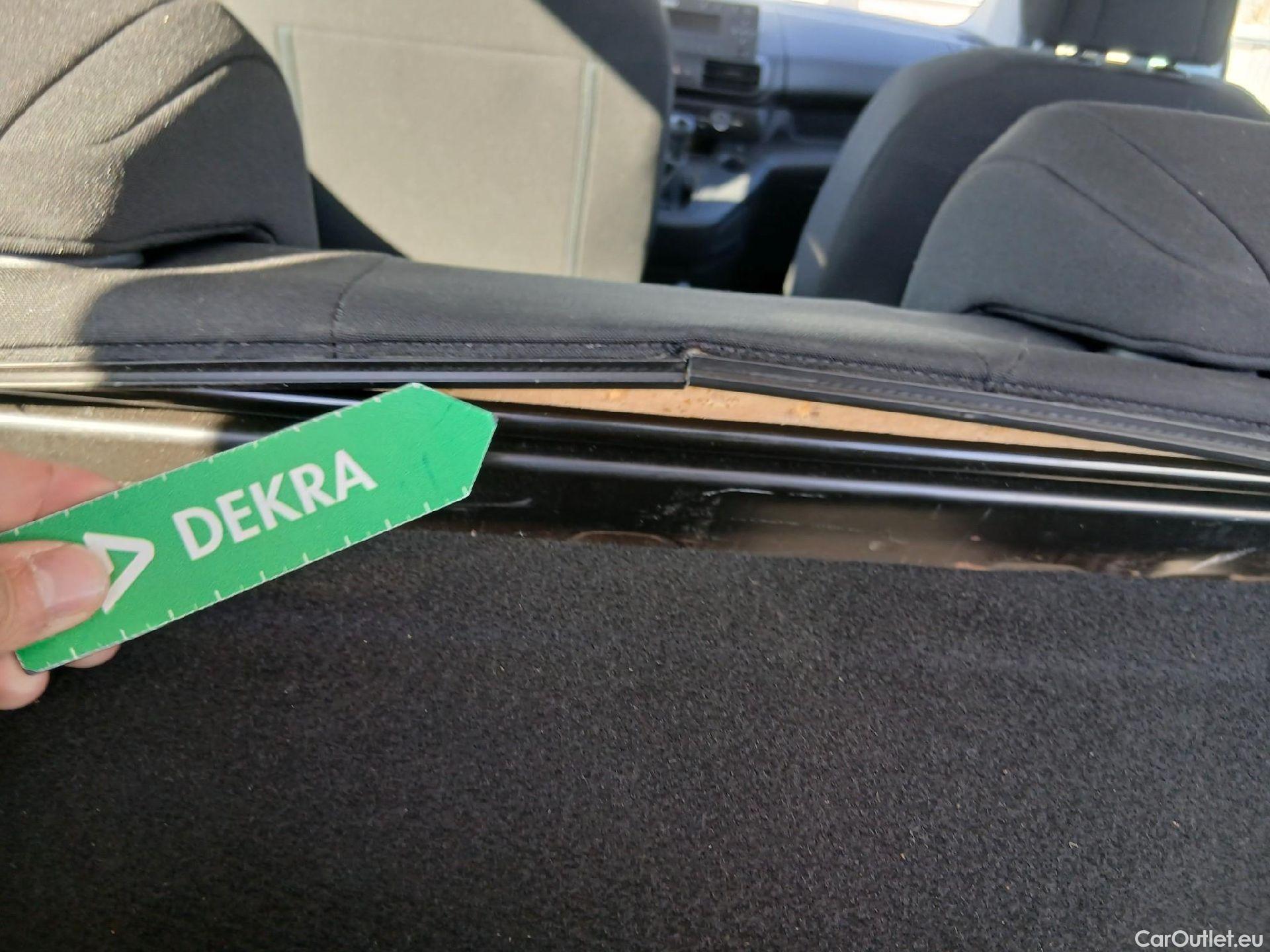  Citroen  Berlingo CITROEN  / 2018 / 4P / combi Talla M BlueHDi 100 LIVE (AC) #16