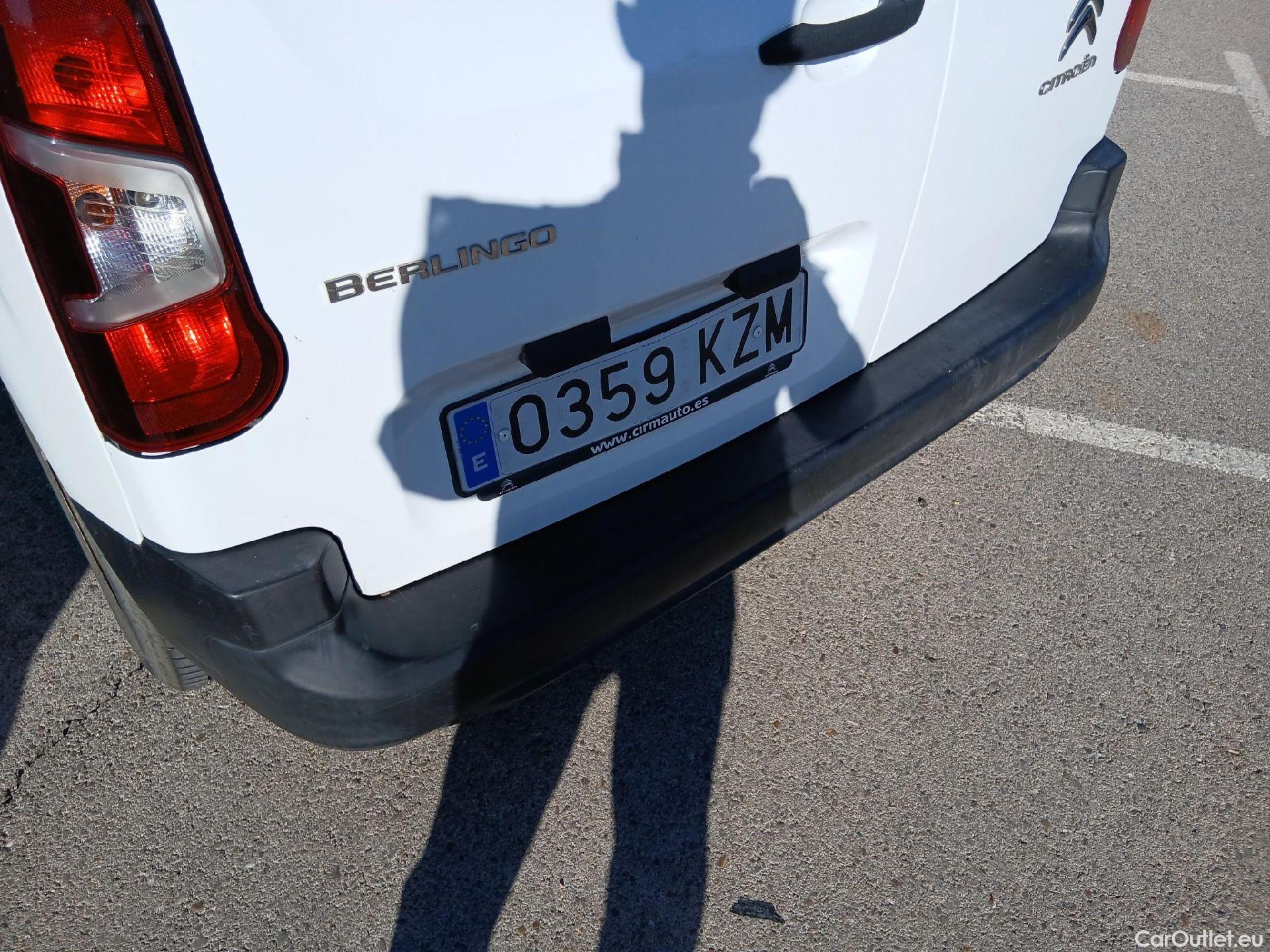  Citroen  Berlingo CITROEN  / 2018 / 4P / combi Talla M BlueHDi 100 LIVE (AC) #12