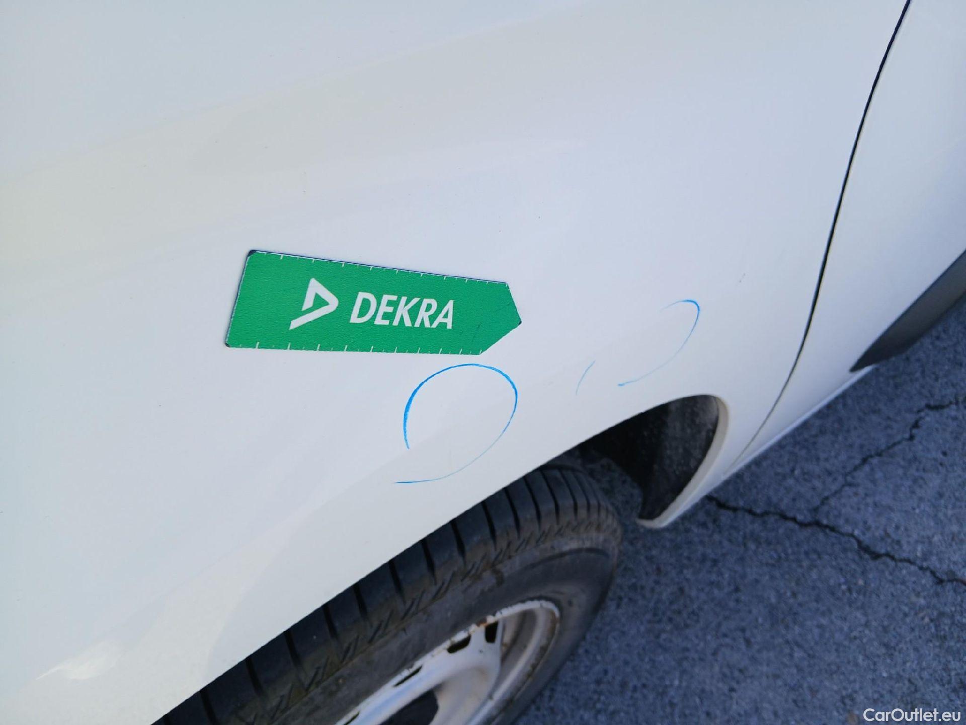  Citroen  Berlingo CITROEN  / 2018 / 4P / combi Talla M BlueHDi 100 LIVE (AC) #18