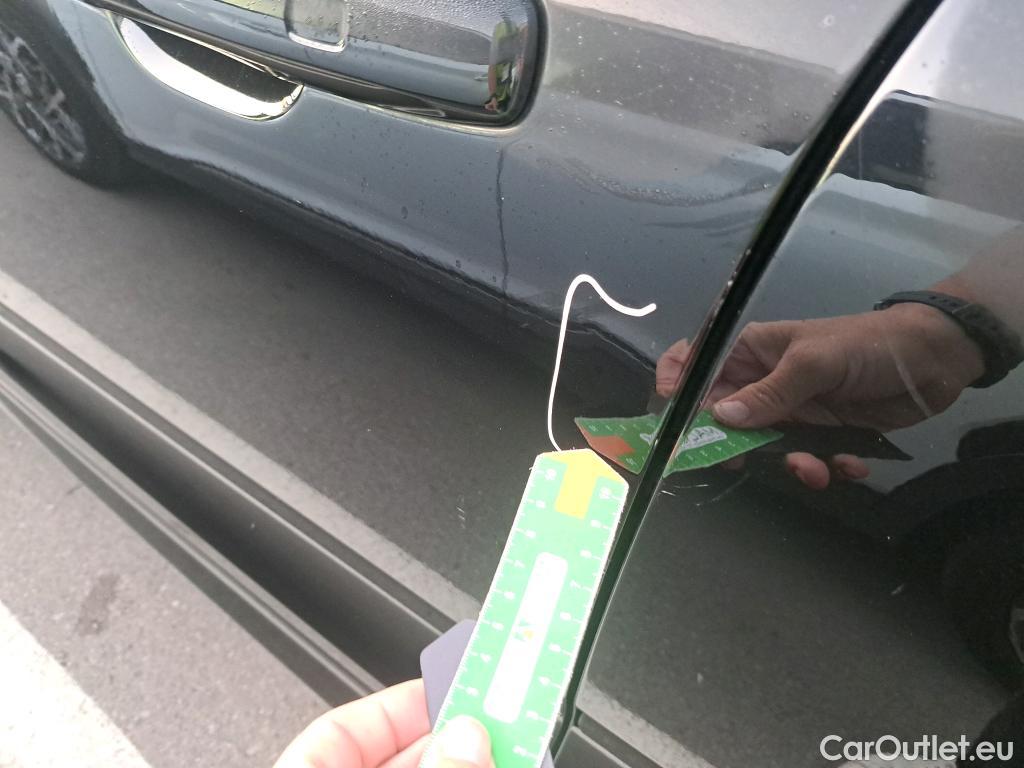 Volvo  XC60 VOLVO  / 2017 / 5P / todoterreno 2.0 B4 D R-Design Auto #4