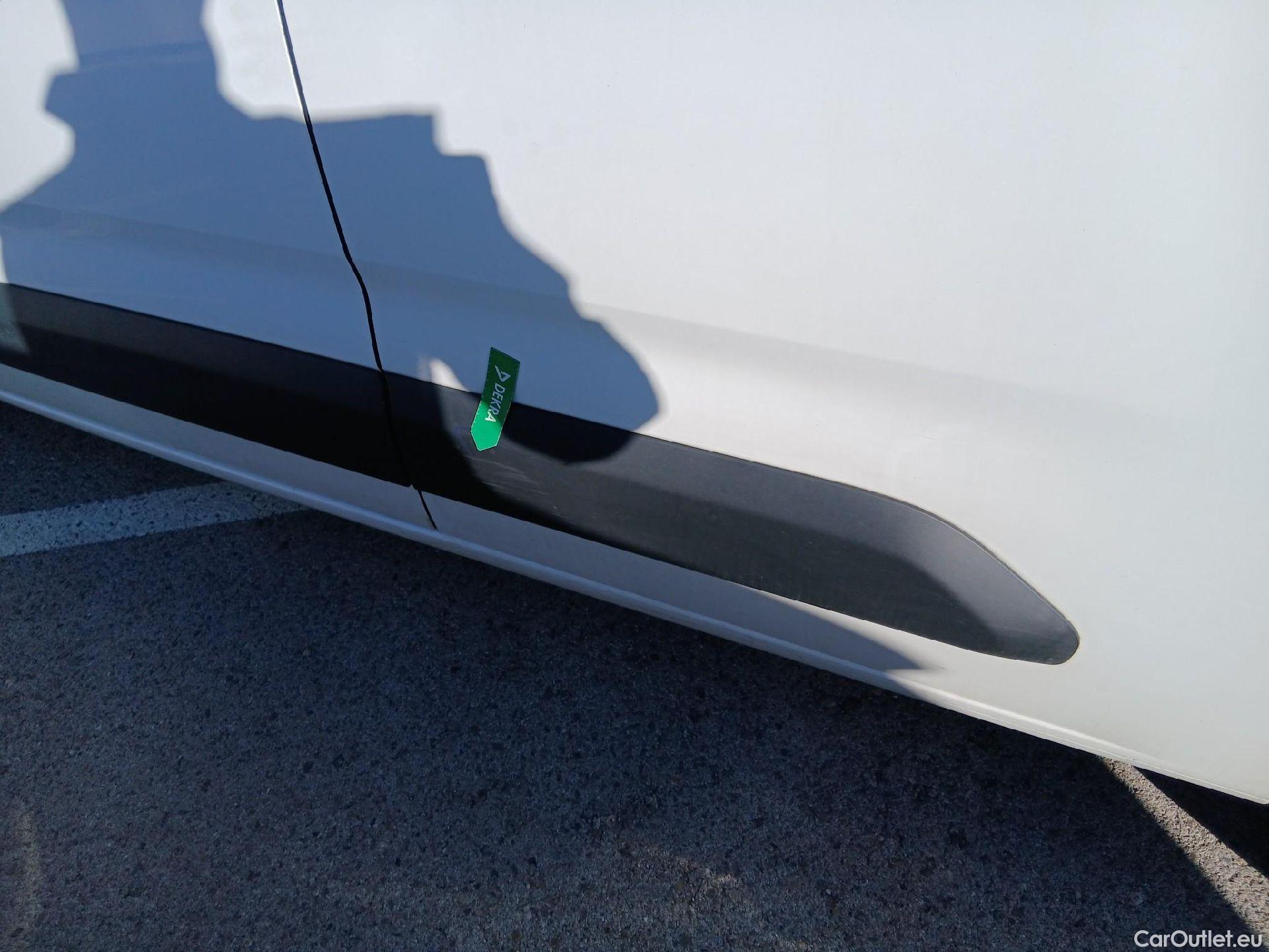  Citroen  Berlingo CITROEN  / 2018 / 4P / combi Talla M BlueHDi 100 LIVE (AC) #6