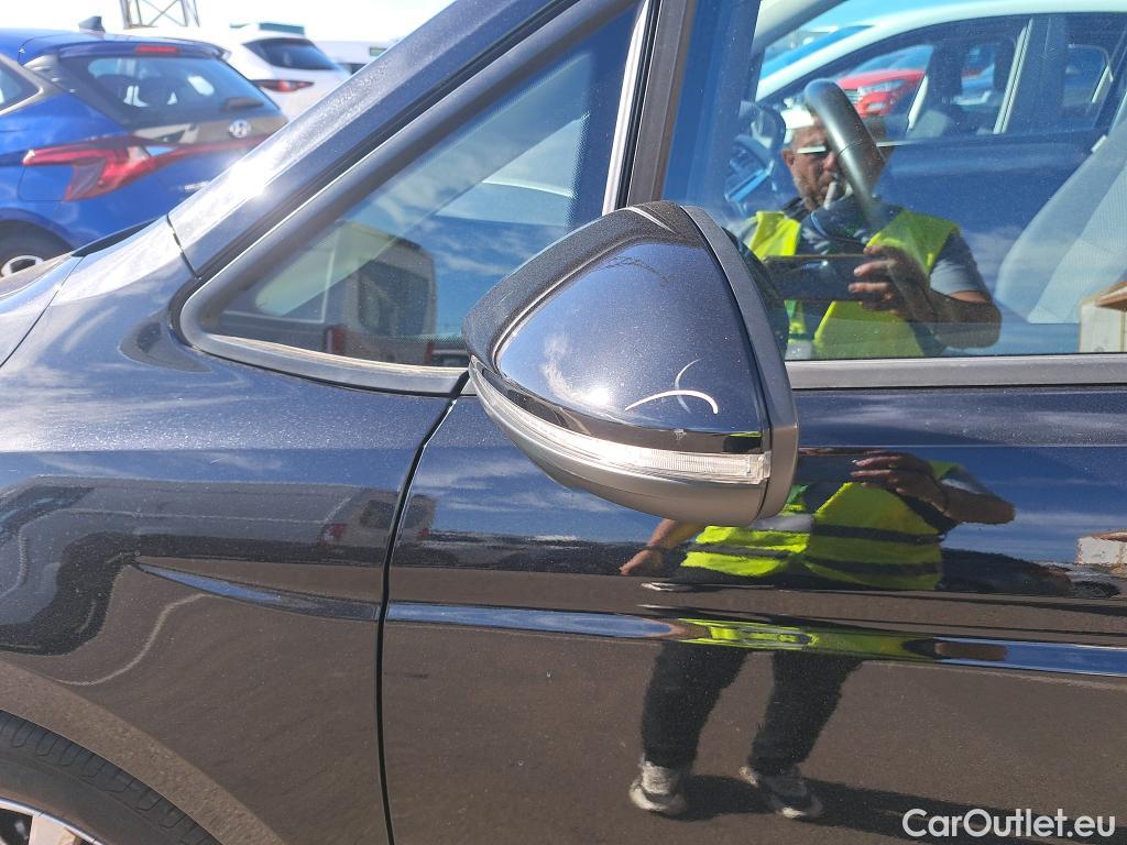  Volkswagen  Touran VOLKSWAGEN  / 2015 / 5P / monovolumen compacto Advance 1.6 TDI 85kW (115CV) #30