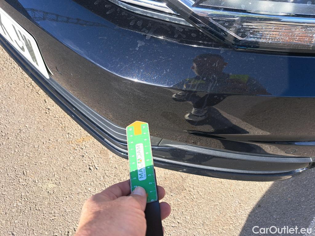  Volkswagen  Touran VOLKSWAGEN  / 2015 / 5P / monovolumen compacto Advance 1.6 TDI 85kW (115CV) #25