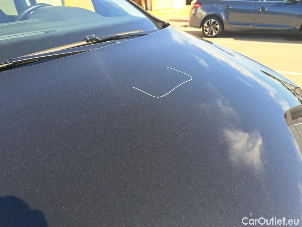  Volkswagen  Touran VOLKSWAGEN  / 2015 / 5P / monovolumen compacto Advance 1.6 TDI 85kW (115CV) #11