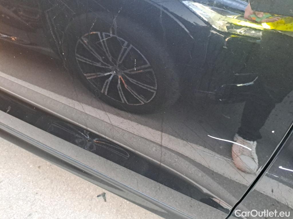 Volvo  XC60 VOLVO  / 2017 / 5P / todoterreno 2.0 B4 D R-Design Auto #26