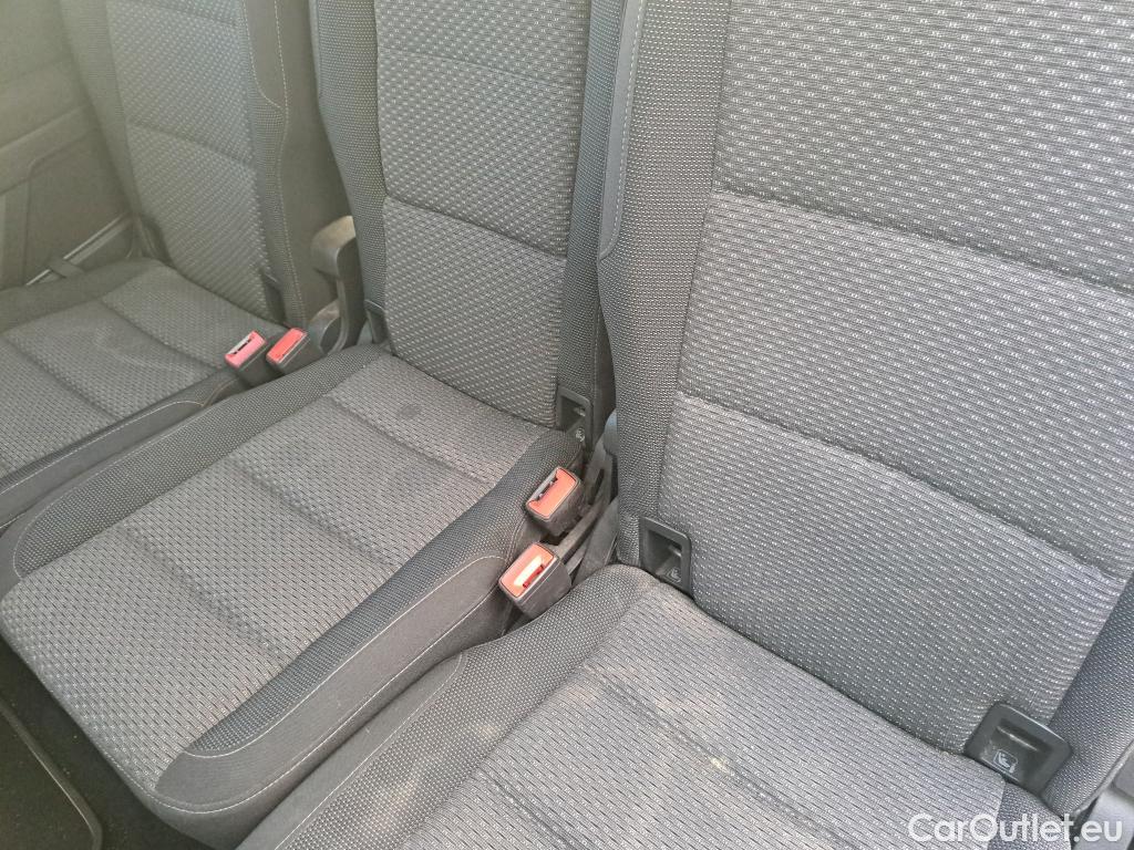  Volkswagen  Touran VOLKSWAGEN  / 2015 / 5P / monovolumen compacto Advance 1.6 TDI 85kW (115CV) #34