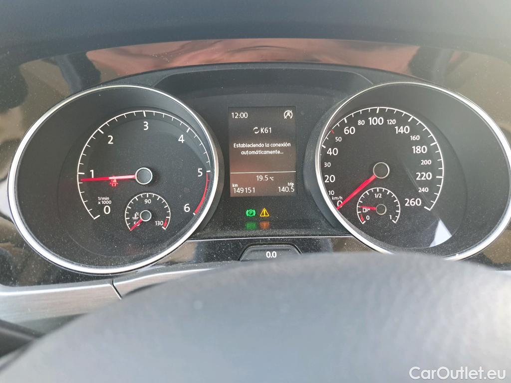  Volkswagen  Touran VOLKSWAGEN  / 2015 / 5P / monovolumen compacto Advance 1.6 TDI 85kW (115CV) #38