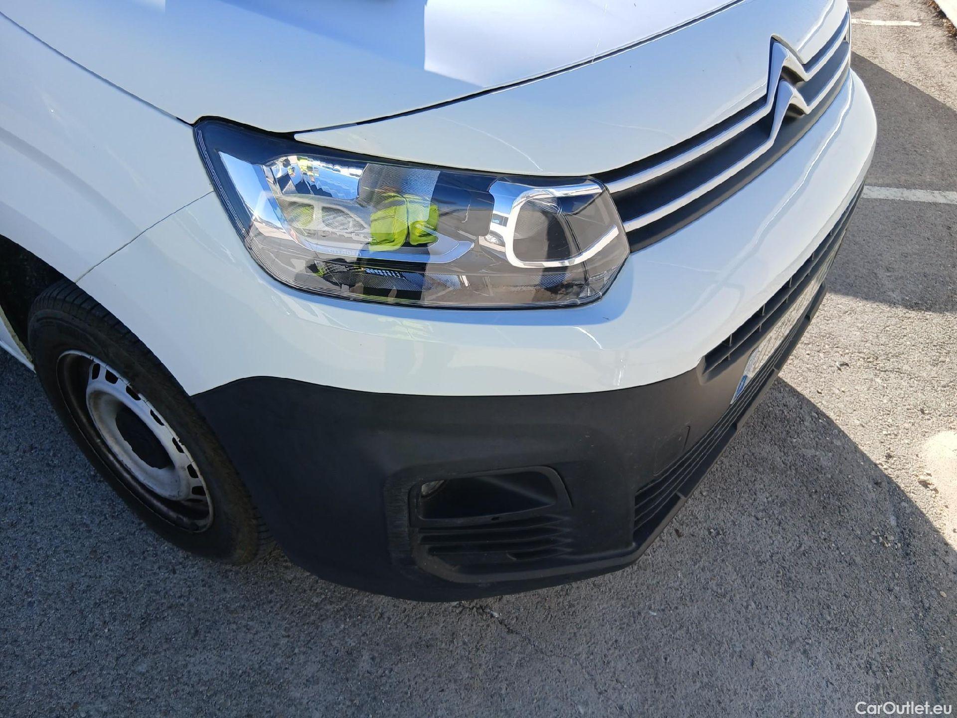  Citroen  Berlingo CITROEN  / 2018 / 4P / combi Talla M BlueHDi 100 LIVE (AC) #2