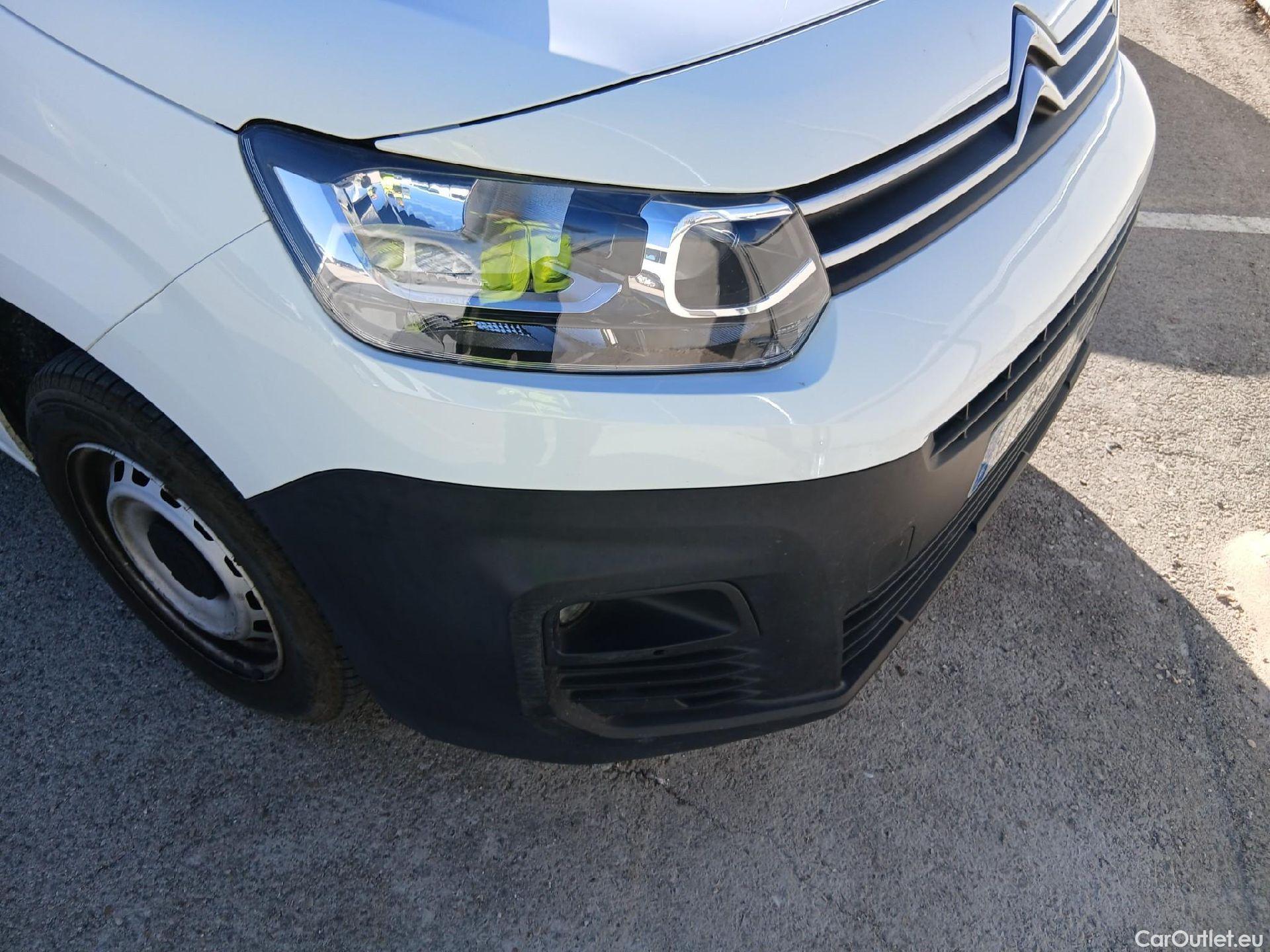  Citroen  Berlingo CITROEN  / 2018 / 4P / combi Talla M BlueHDi 100 LIVE (AC) #3