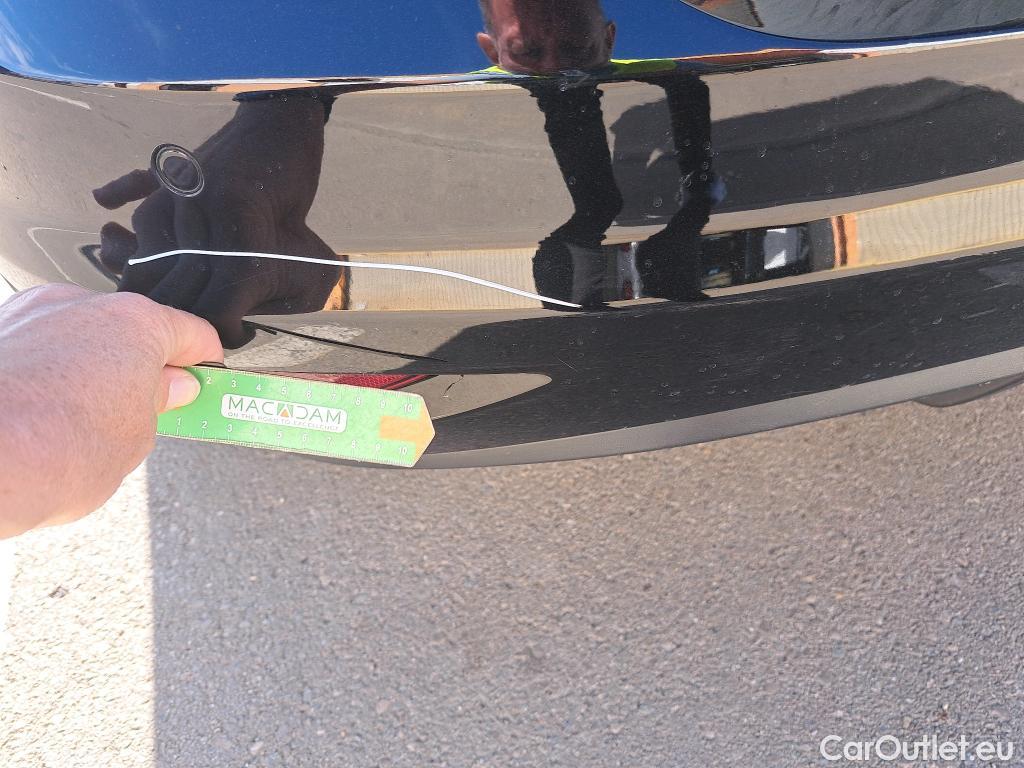  Volkswagen  Touran VOLKSWAGEN  / 2015 / 5P / monovolumen compacto Advance 1.6 TDI 85kW (115CV) #27