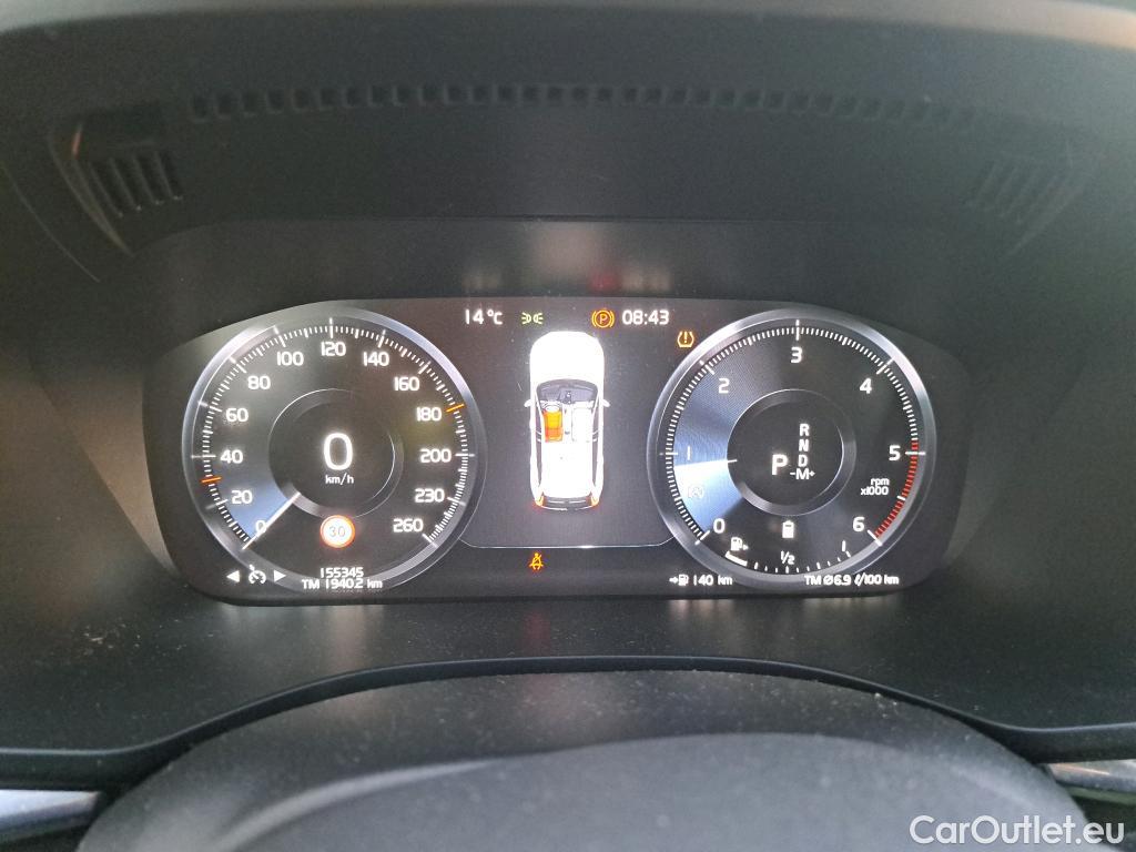 Volvo  XC60 VOLVO  / 2017 / 5P / todoterreno 2.0 B4 D R-Design Auto #4