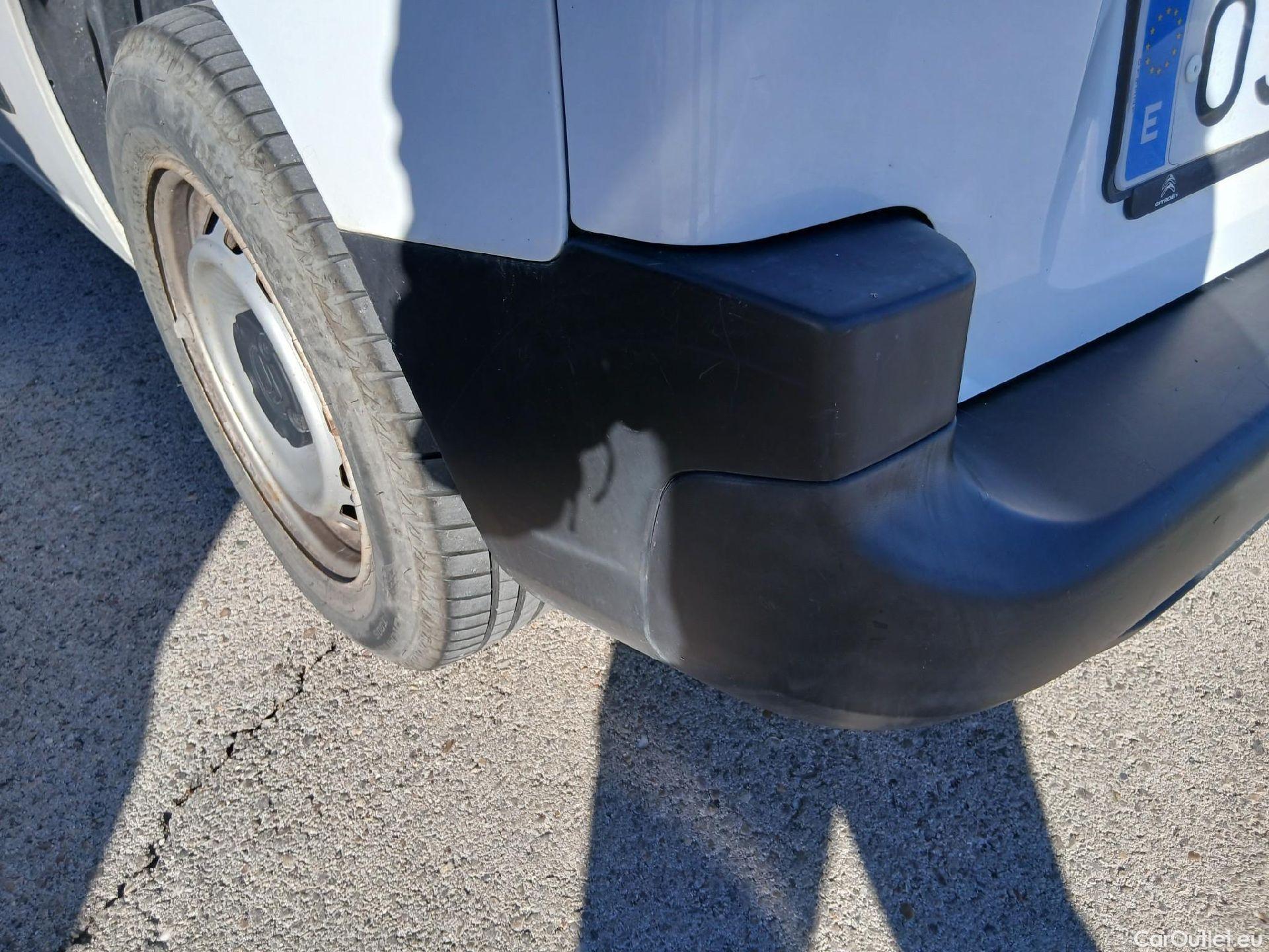  Citroen  Berlingo CITROEN  / 2018 / 4P / combi Talla M BlueHDi 100 LIVE (AC) #9