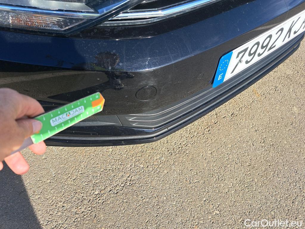  Volkswagen  Touran VOLKSWAGEN  / 2015 / 5P / monovolumen compacto Advance 1.6 TDI 85kW (115CV) #24