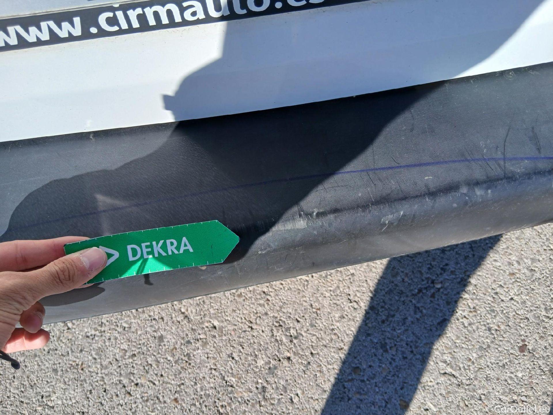  Citroen  Berlingo CITROEN  / 2018 / 4P / combi Talla M BlueHDi 100 LIVE (AC) #11