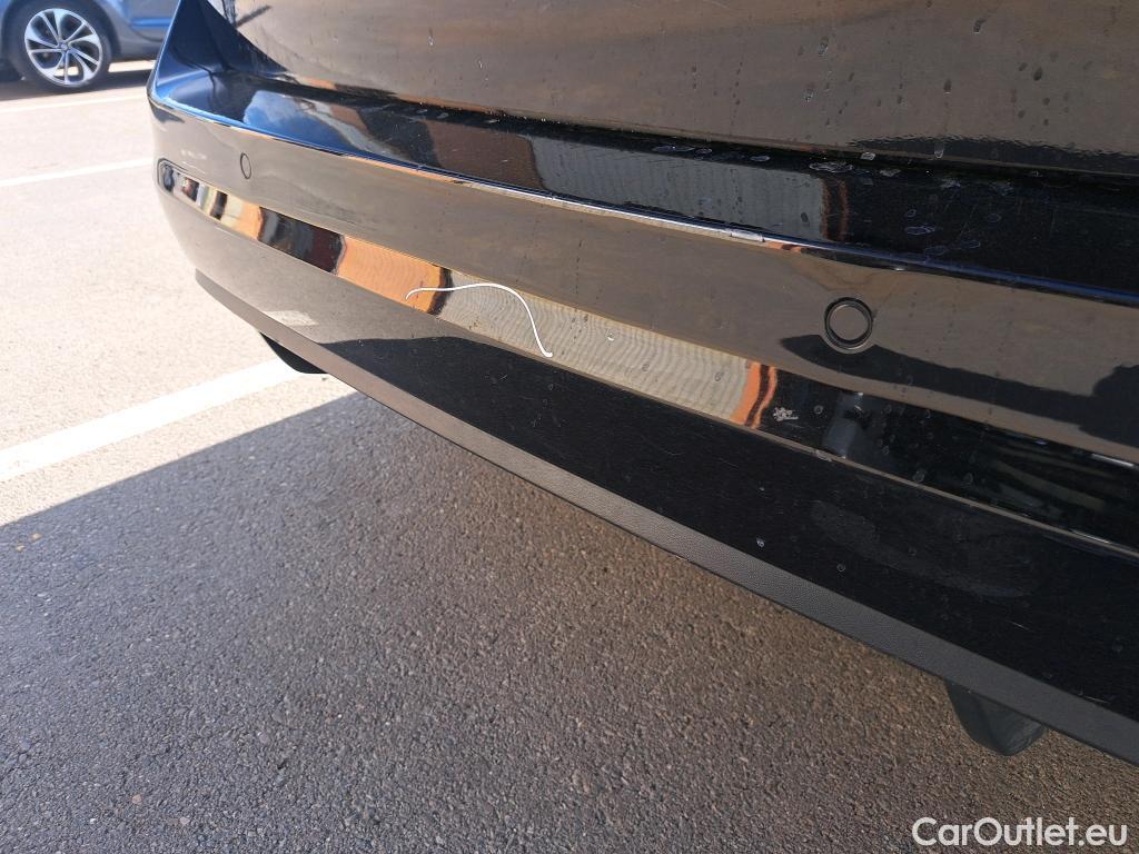  Volkswagen  Touran VOLKSWAGEN  / 2015 / 5P / monovolumen compacto Advance 1.6 TDI 85kW (115CV) #26