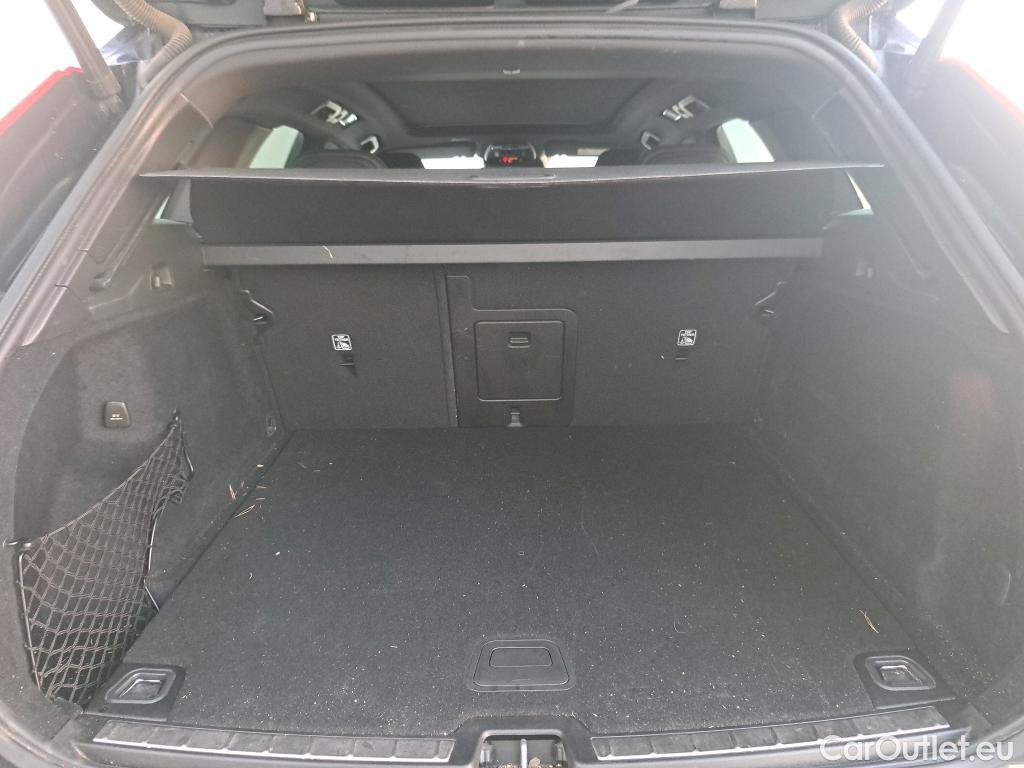 Volvo  XC60 VOLVO  / 2017 / 5P / todoterreno 2.0 B4 D R-Design Auto #8