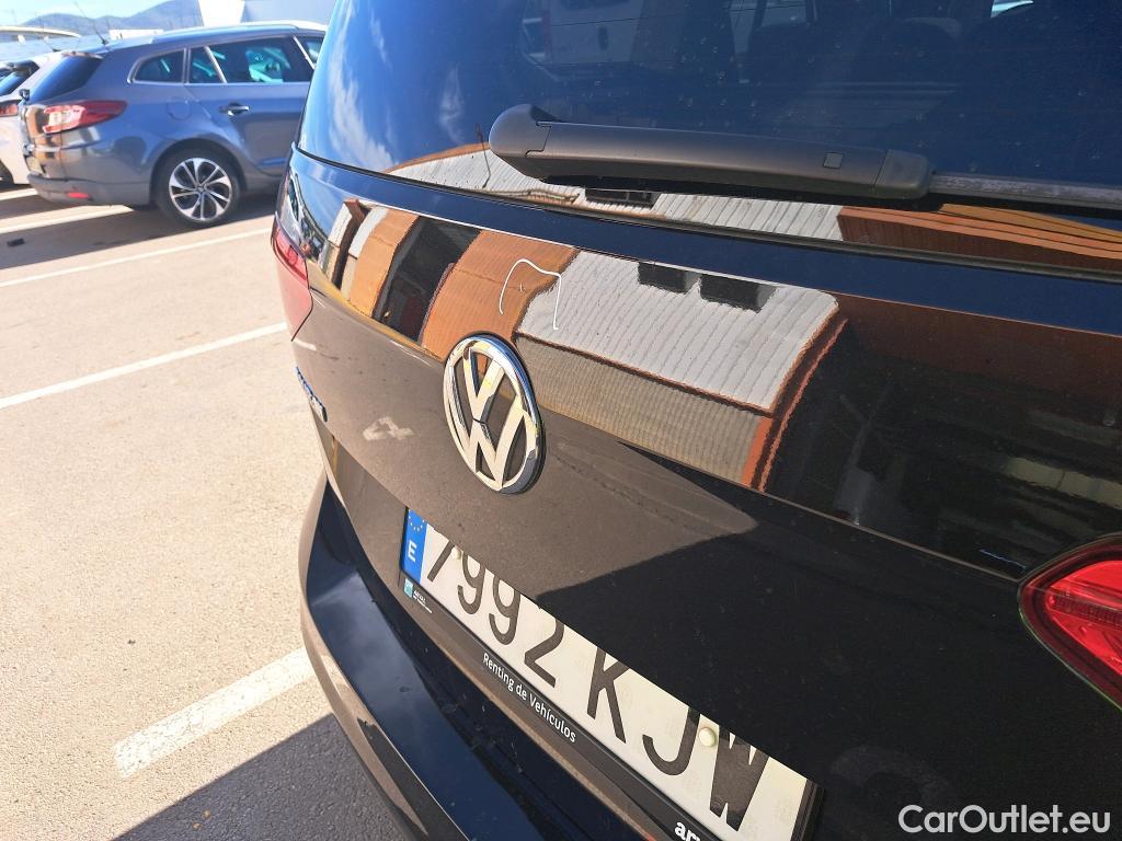  Volkswagen  Touran VOLKSWAGEN  / 2015 / 5P / monovolumen compacto Advance 1.6 TDI 85kW (115CV) #7