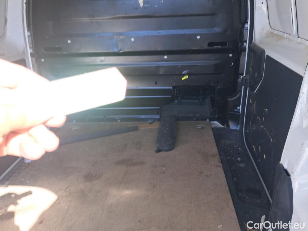  Opel  Vivaro OPEL  / 2019 / 4P / furgón 1.5 Diésel 88kW/120CV M Std Innovation #12