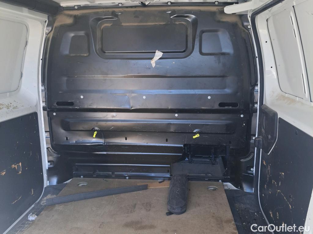  Opel  Vivaro OPEL  / 2019 / 4P / furgón 1.5 Diésel 88kW/120CV M Std Innovation #25