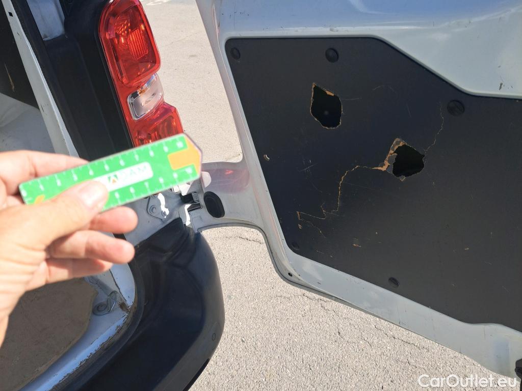  Opel  Vivaro OPEL  / 2019 / 4P / furgón 1.5 Diésel 88kW/120CV M Std Innovation #47