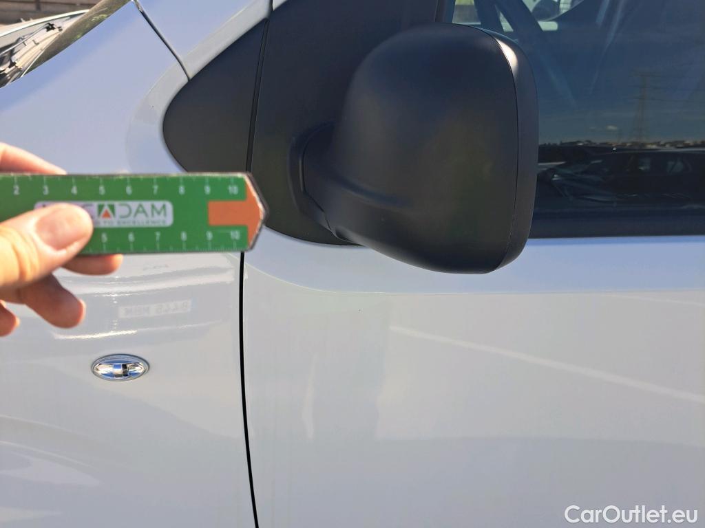  Opel  Vivaro OPEL  / 2019 / 4P / furgón 1.5 Diésel 88kW/120CV M Std Innovation #58