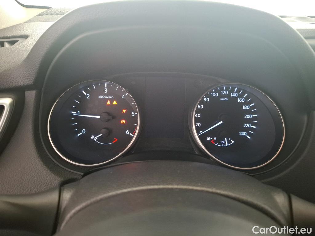  Nissan  Qashqai NISSAN  / 2017 / 5P / Crossover 1.5 DCI 115 DCT Business Edition #23