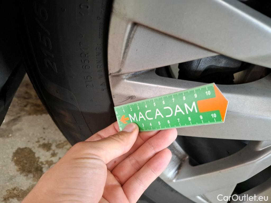 Peugeot  3008  II Active Pack 1.5 HDi 130CV BVA8 E6d #10