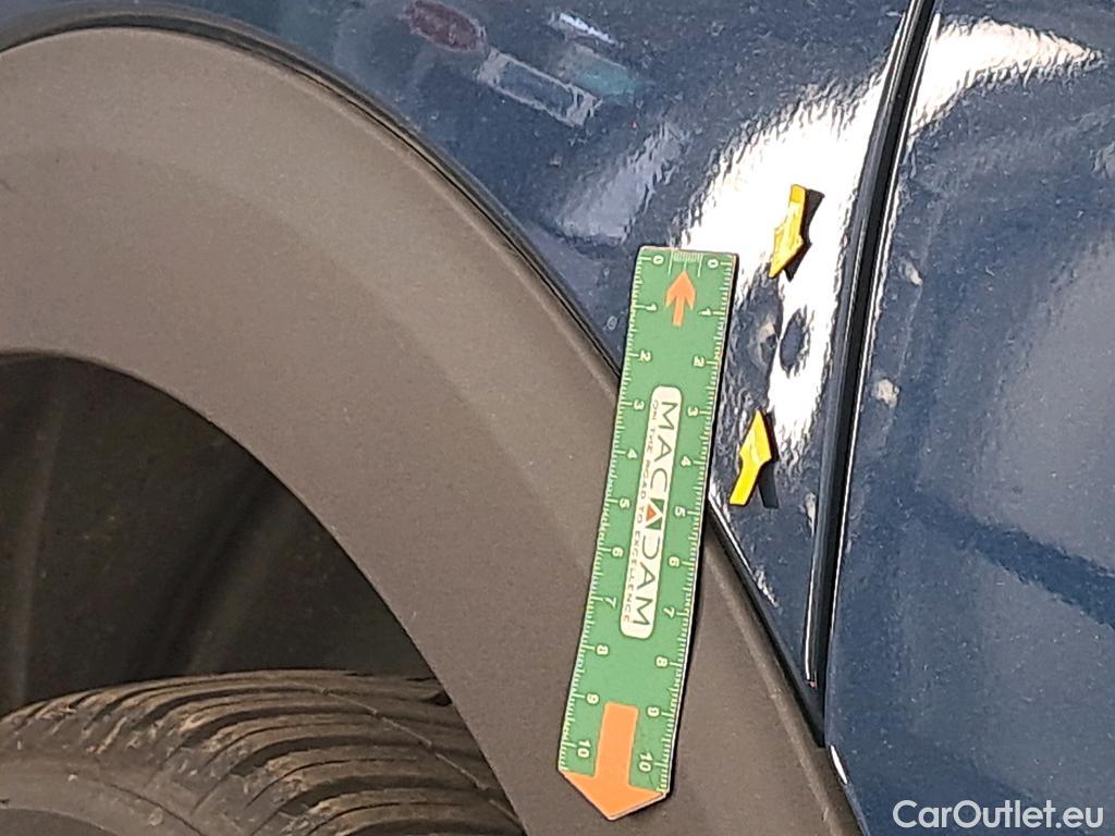 Peugeot  3008  II Style 1.5 HDi 130CV BVA8 E6d #9