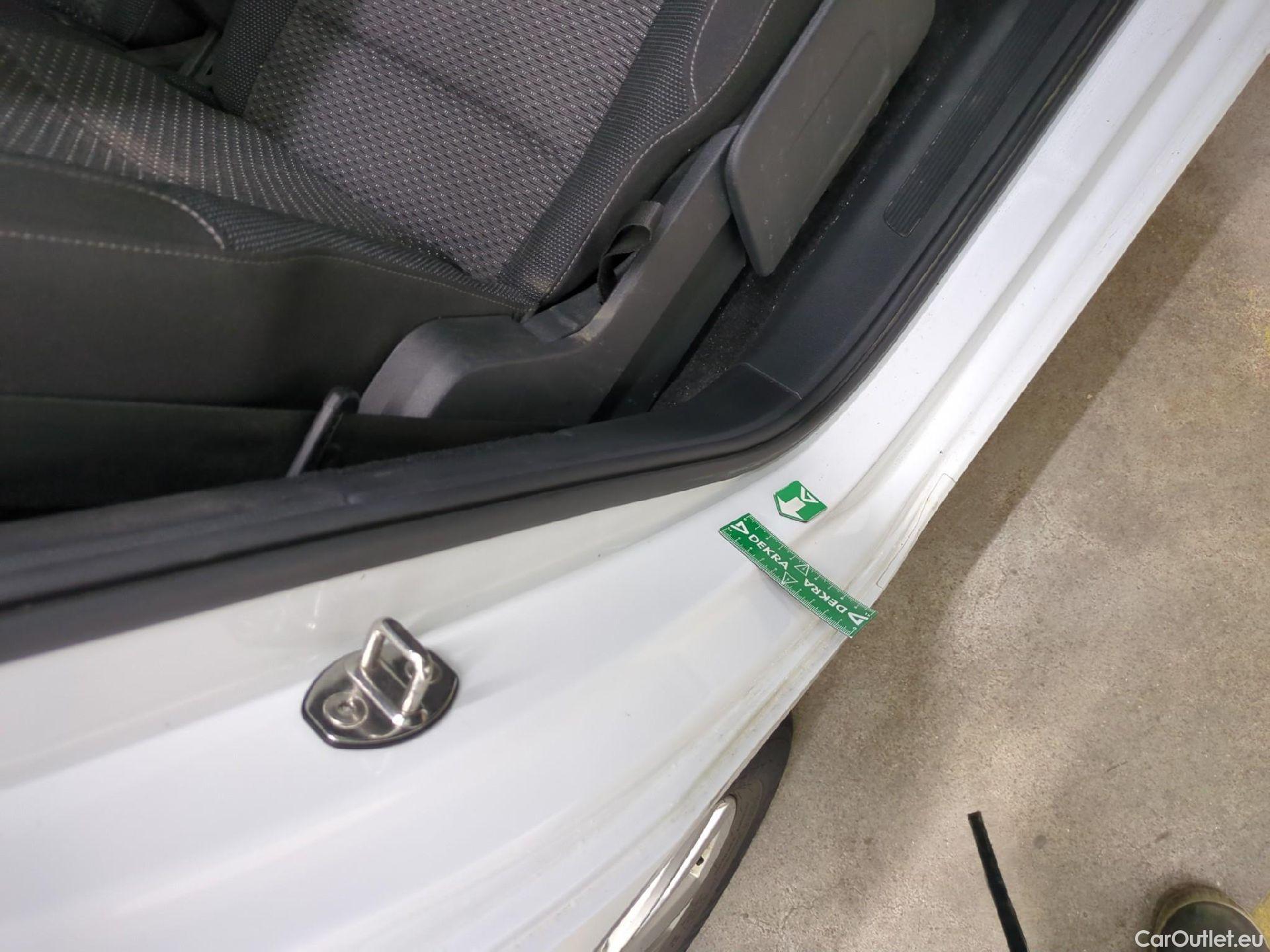 Volkswagen  Touran  Lounge Business BMT/Start-Stopp 2.0 TDI 150CV BVA7 E6d #17