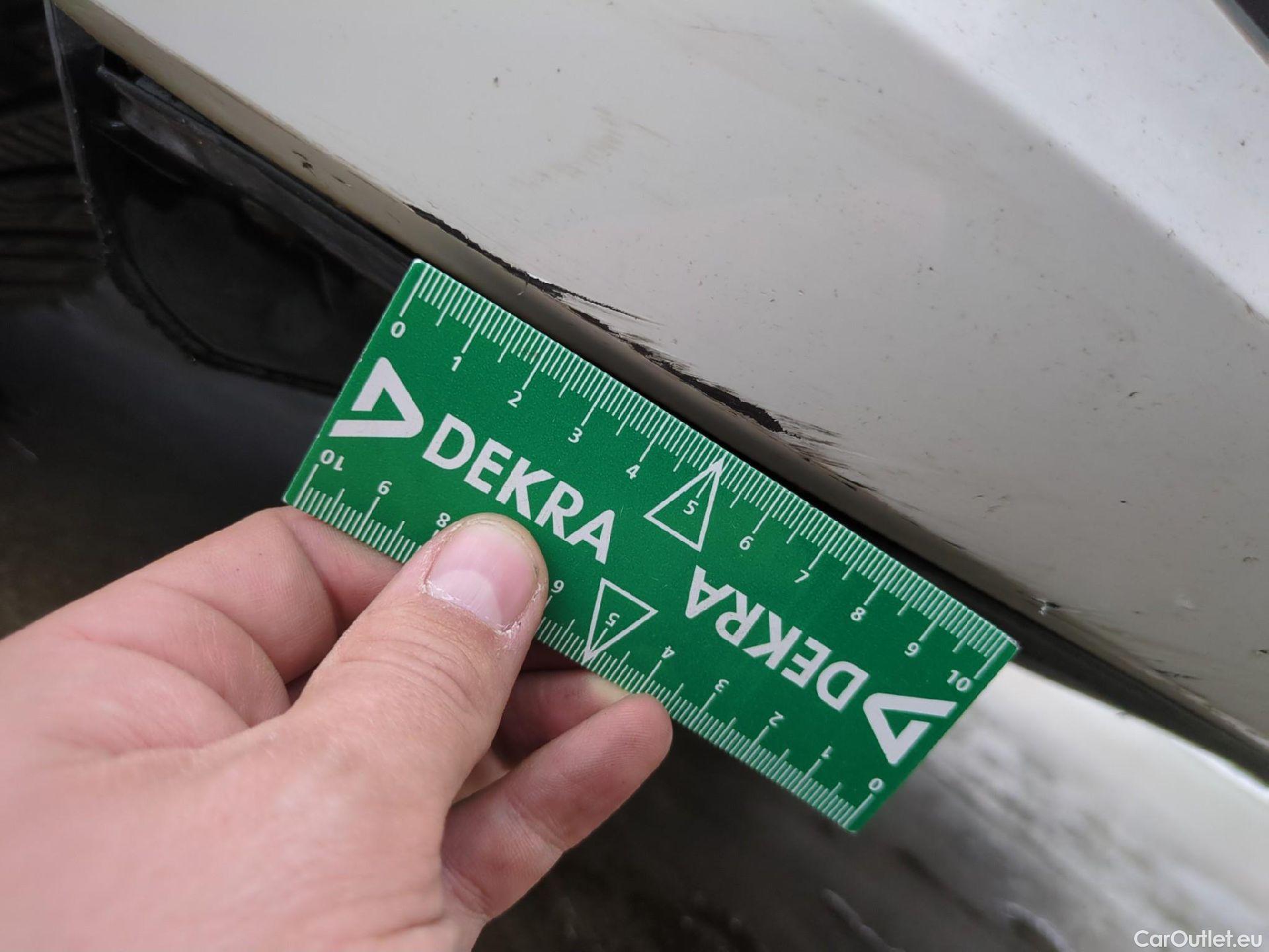 Volkswagen  Touran  Lounge Business BMT/Start-Stopp 2.0 TDI 150CV BVA7 E6d #25