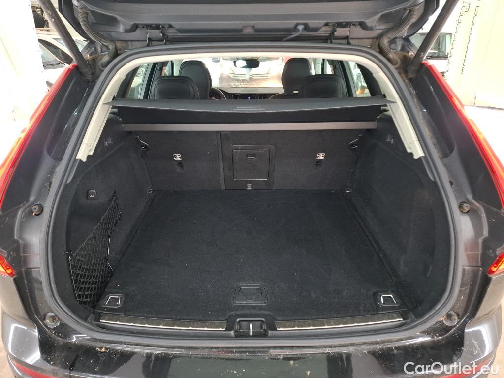 Volvo  XC60  Momentum Business 2WD 2.0 B4 195CV BVA8 E6d #10