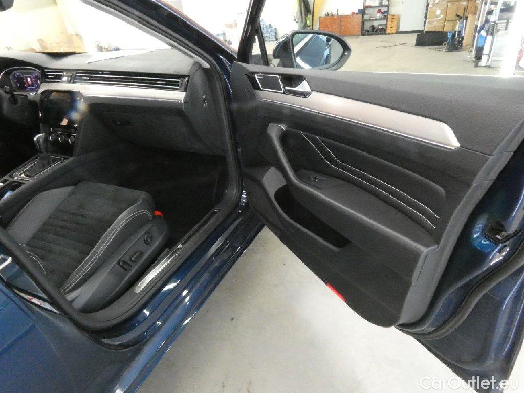 Volkswagen  Passat  Lim. Elegance 2.0 TDI 140KW AT7 E6dT #19
