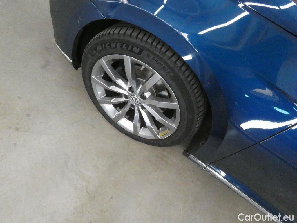Volkswagen  Passat  Lim. Elegance 2.0 TDI 140KW AT7 E6dT #33