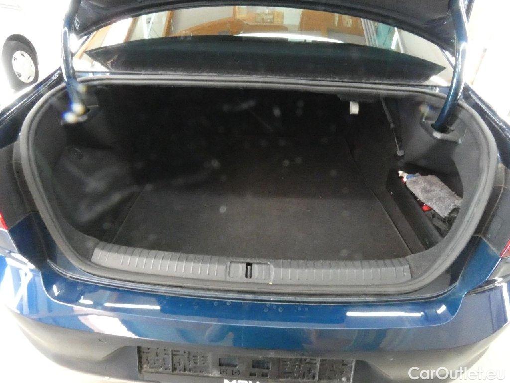 Volkswagen  Passat  Lim. Elegance 2.0 TDI 140KW AT7 E6dT #10