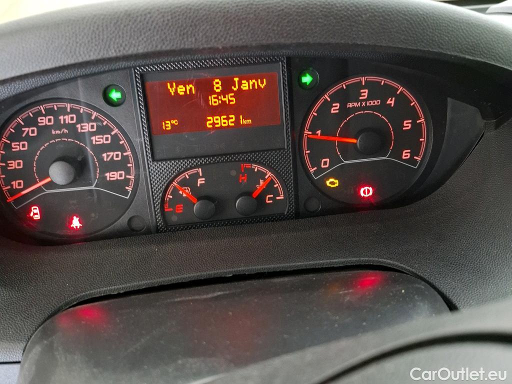  Citroen  Jumper CITROEN - VU 4p VNA 33 L1H1 BlueHDi 110 BVM6 Clubfourgon tôlé #63