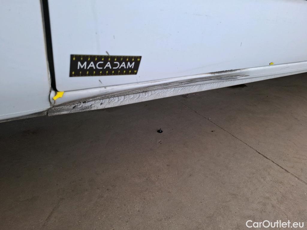  Renault  Master  III Fourgon L2H2 3 5 Grand Confort dCi 130CV BVM6 7 Sieges E6 #12