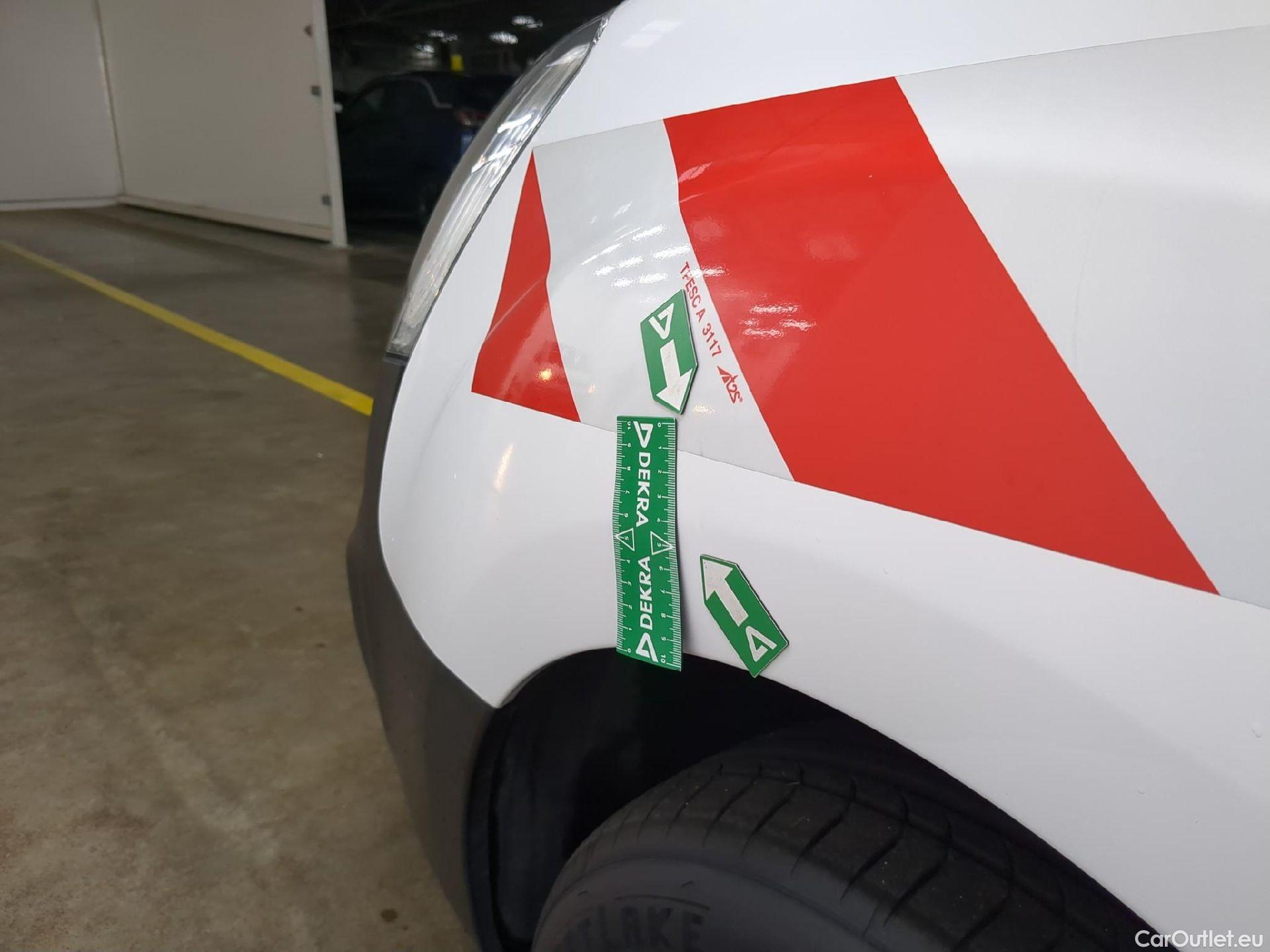  Peugeot  Partner PEUGEOT  VU 4p Fourgonnette 1.6 HDI 90 PACK CLIM 121 L2 #19